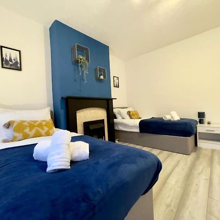 Отель Sariyu Space Luton Лутон Экстерьер фото