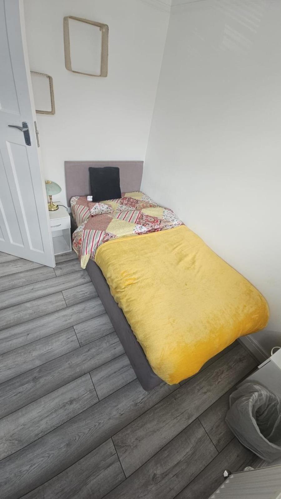 Отель Sariyu Space Luton Лутон Экстерьер фото